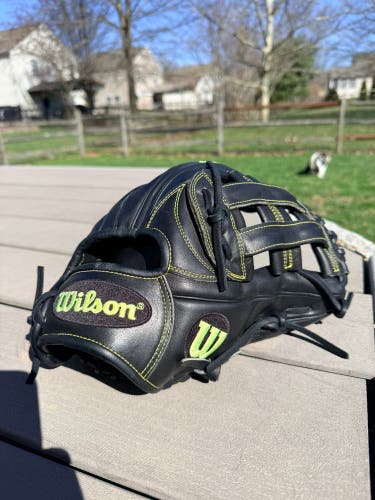 Wilson A2000 SP125 Slowpitch Glove 12.5"