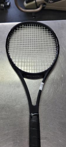 Used Wilson PROSTAFF 97 V 11 Adult Tennis Racquet Black 4 1/4" 11497-S000155813