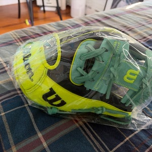 2025 Wilson A2000 RH Infield Baseball Glove 11.5" (New)