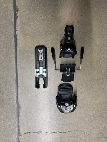 New Atomic Warden 13 MNC Ski Bindings 115mm Brake Black Gold DIN 4-13