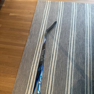 Senior Bauer Vapor Flylite Right Handed Hockey Stick P28 70 Flex (New)