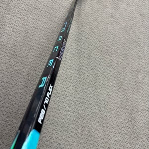 Senior Teal Bauer Nexus Tracer Left Hand Hockey Stick P28 70 Flex (New)