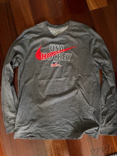 New Nike USA Hockey Team Issued T-Shirt Gray World Juniors Olympics size L