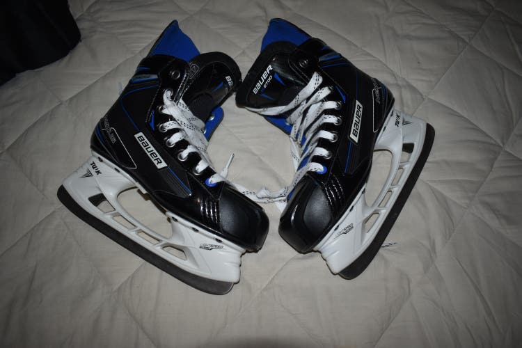 Bauer Nexus N2700 Hockey Skates, Extra Wide Size 4.5EE - New Condition!