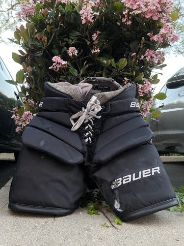 Intermediate Small 2023 Bauer Elite Hockey Goalie Pants (Used)