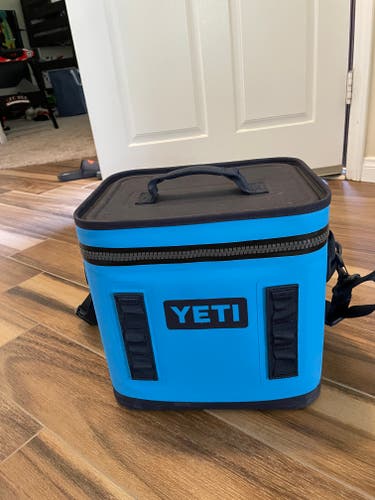 Yeti Hopper Flip 12 Cooler (Used - LIKE-NEW CONDITION)