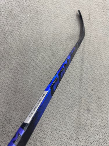 Youth CCM Ribcor Trigger 10 Pro Right Handed Hockey Stick P29 30 Flex (New)