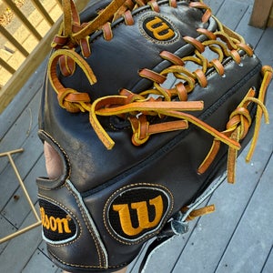 Wilson A2000 RH Infield Baseball Glove 11.5" (Used)