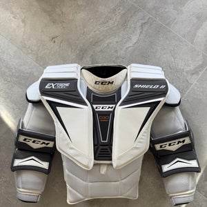 XL CCM Extreme Flex Shield 2 Goalie Chest Protector (Used)