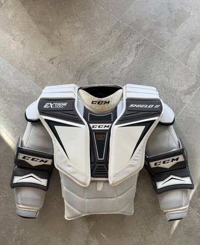 XL CCM Extreme Flex Shield 2 Goalie Chest Protector (Used)