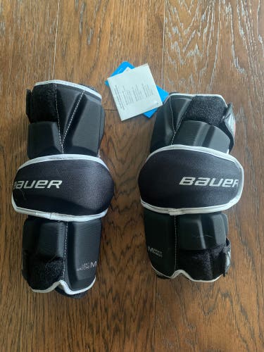 NEW   Bauer Elbow Pads   Hockey Referee Elbow Pads   SIZE SR M …….