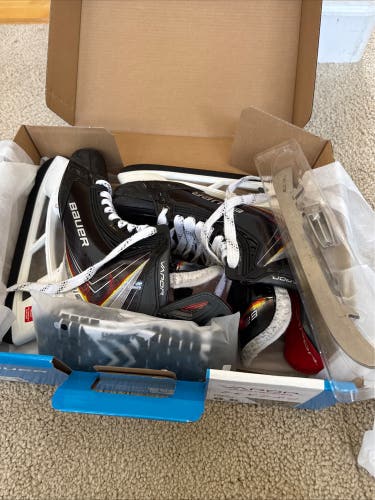 2025 Bauer Vapor Flypro Hockey Skates 8.5 (Used) package deal !!