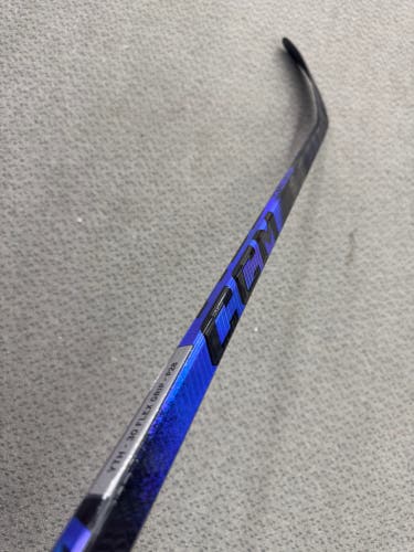 Youth CCM Ribcor Trigger 10 Pro Right Handed Hockey Stick P28 30 Flex (New)