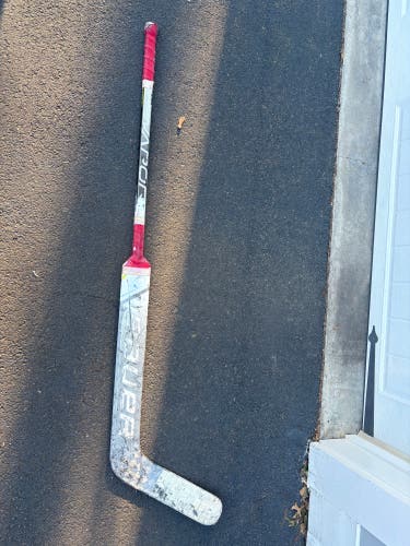 Intermediate Bauer Vapor Hyperlite Regular Goalie Stick 23" Paddle (Used). P31 Round toe