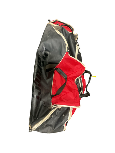 Used Marucci BLK/RED BAG BB/SB Player Wheeled Bag Black 11834-S000047108