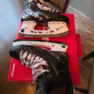 Black 2025 CCM Tacks XF Pro Hockey Skates Regular Width 7.5 (Used)