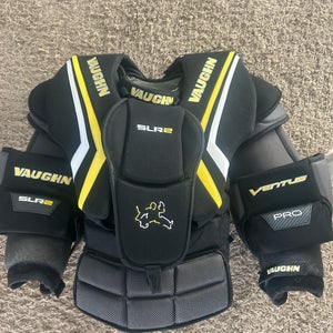 Medium Vaughn Ventus SLR2 Pro Carbon Goalie Chest Protector (Used)