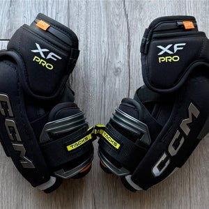 Senior Medium CCM Tacks XF Pro Elbow Pads Pro Stock (Used)
