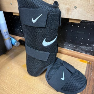 Nike Shin/ankle/foot Guard Right Handed Hitter (Black Adult, New)