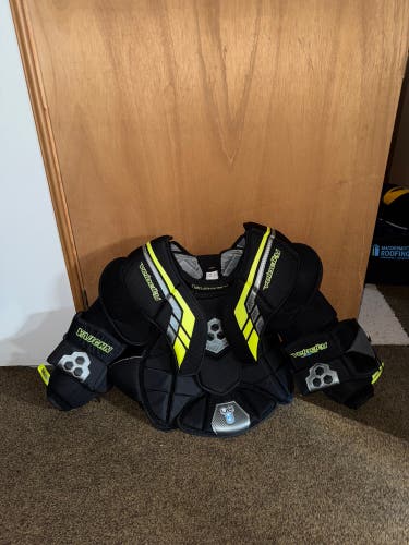 Medium Vaughn Velocity Goalie Chest Protector (Used)