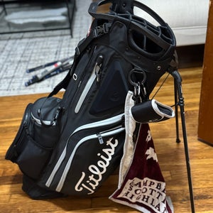 Titleist Hybrid 14 Bag (Used)