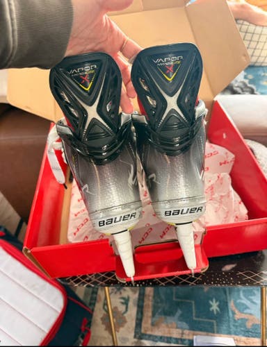 Bauer Vapor Hyperlite Hockey Skates 8