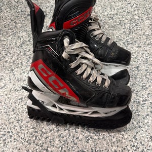 2023 CCM JetSpeed FT6 Pro Hockey Skates Regular Width Size 4 (Used)