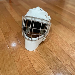 Senior Medium 2024 Sportmask Goalie Mask Pro Stock (Used)