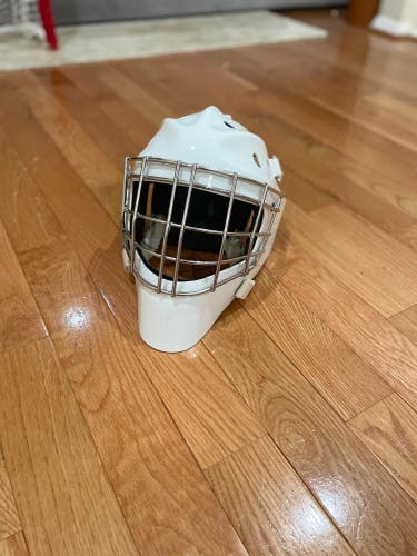 Senior Medium 2024 Sportmask Goalie Mask Pro Stock (Used)