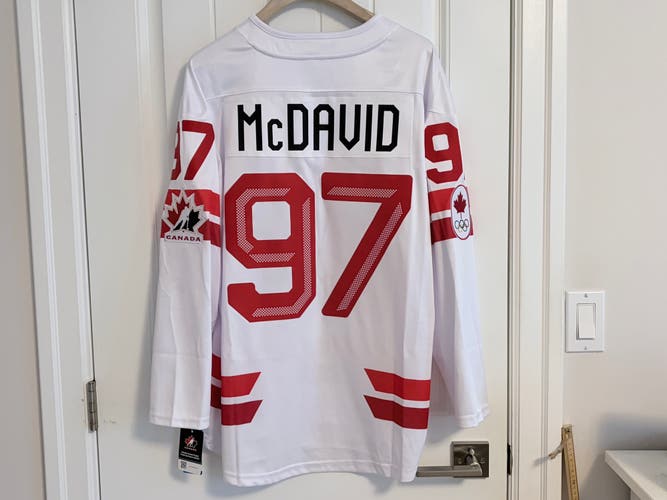 BNWT Authentic Bauer 2026 Olympics Canada Connor McDavid White Jersey Medium