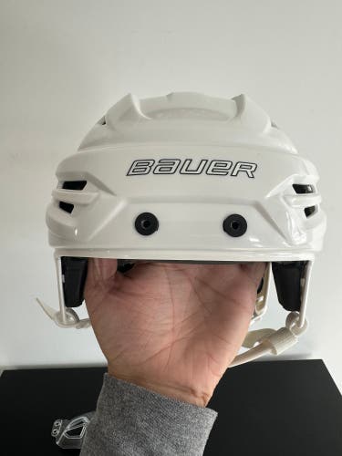 Medium Bauer Re-Akt 95 Helmet (New)