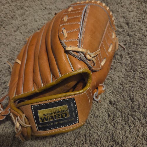 Vintage Montgomery Ward The Pennant Series Ron Santo Baseball Glove 11.5" Nice Glove