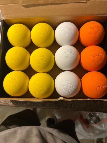 Lot of 12 New lacrosse balls, ships same day!