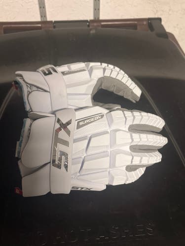 STX Surgeon RZR2 Lacrosse Gloves (Used)