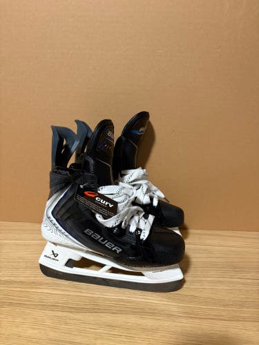 Brand New Bauer Flylite 7 Fit 2 with Fly-Ti
