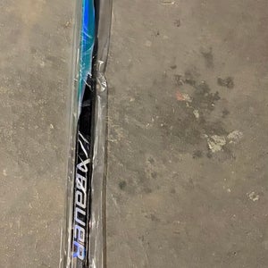 Senior Bauer Vapor Flylite Right Handed Hockey Stick P28 77 Flex (New)