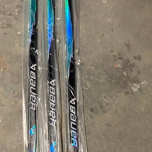 Senior Bauer Vapor Flylite Right Handed Hockey Stick P28 77 Flex (New)
