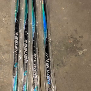 Senior Bauer Vapor Flylite Right Handed Hockey Stick P28 77 Flex (New)