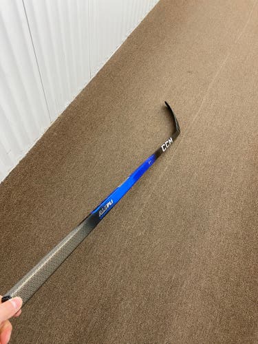 Senior CCM JetSpeed FT8 Pro Right Handed Hockey Stick P29 85 Flex (Used)