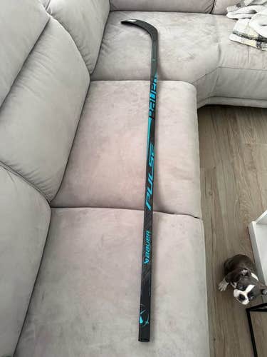 NEW Senior Bauer Pulse Right Hand Hockey Stick P28 70 Flex (New)