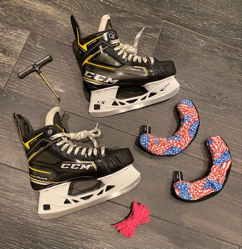 Black CCM VECTOR Super Tacks (SMU) Hockey Skates Regular Width Size 6.5 (Used - LIKE NEW!!))