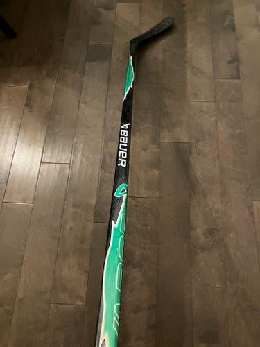 Custom Green Senior Bauer Vapor FlyLite Right Handed Hockey Stick P28 70 Flex (New)