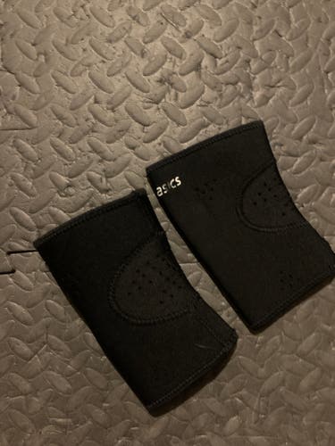 Asics youth neoprene knee sleeve-
