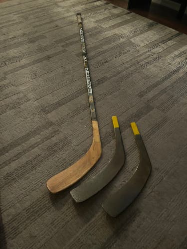 Senior Easton T Flex  Graphite shaft w 3 blades Right Handed Hockey Stick 100 Flex (Used)