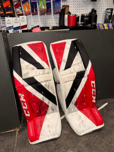32+1 CCM Extreme Flex 5.9 Goalie Leg Pads (like New)