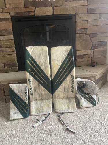 35" 2024 Bauer Hyperlite 2 Regular Goalie Full Set Pro Stock (Used)