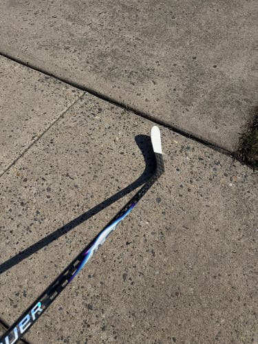 Senior Bauer Vapor Flylite Left Hand Hockey Stick P28 87 Flex (Used)