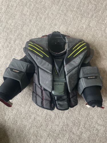 Large 2023 Bauer Hyperlite Goalie Chest Protector (Used)