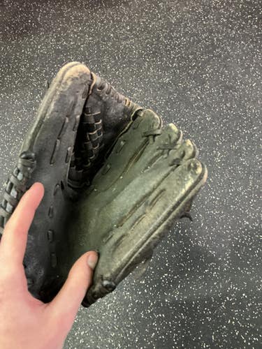 Used Mizuno GLOVE BLACK BB/SB Glove RH Throw Black 11" 10743-S000477573