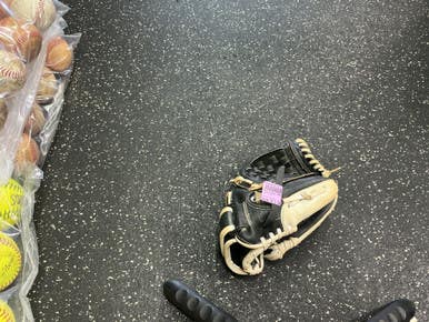 Used Rawlings HFP105BW BB/SB Glove RH Throw Black 10 1/2" 10743-S000473071